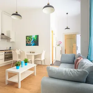 New - Super Super , Budapest Ungheria